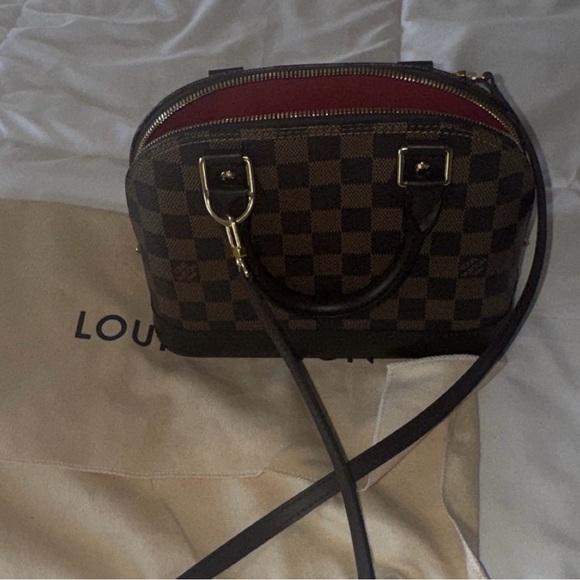 Louis Vuitton Purse - Picture 1 of 2